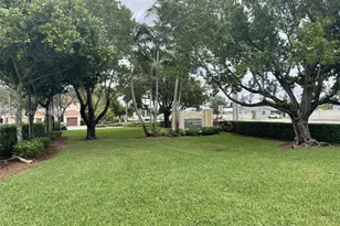 8835 S Isles Cir, Tamarac, FL 33321 - Photo 2