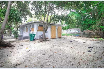 270 NW 35th St, Miami, FL 33127 - Photo 4