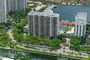 3640 Yacht Club Dr, Aventura, FL 33180 - Photo 36