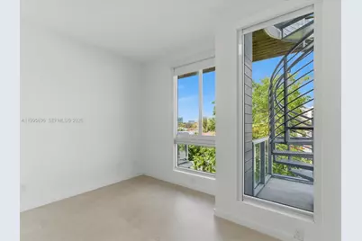 529 SW 11th St #PH303, Miami, FL 33129 - Photo 10