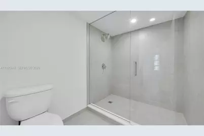 555 NE 34th St #2405, Miami, FL 33137 - Photo 16