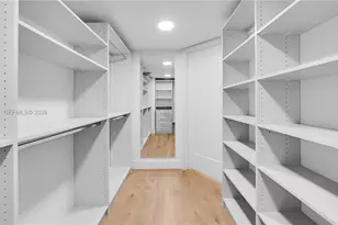 555 NE 34th St, Miami, FL 33137 - Photo 20