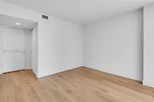 555 NE 34th St, Miami, FL 33137 - Photo 24