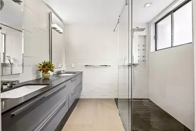 4002 Kumquat Ave, Miami, FL 33133 - Photo 10