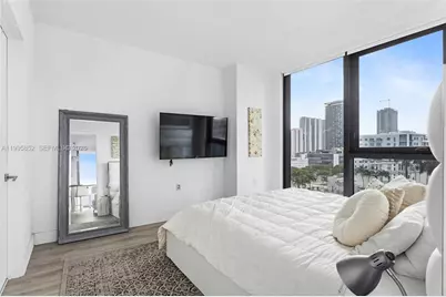 121 NE 34th St #1001, Miami, FL 33137 - Photo 8