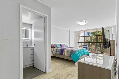 600 Parkview Dr #204, Hallandale Beach, FL 33009 - Photo 10