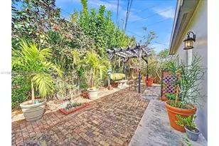 381 NE 42nd St, Oakland Park, FL 33334 - Photo 30