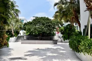 110 Washington Ave, Miami Beach, FL 33139 - Photo 10