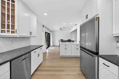 2481 SE 15th St, Pompano Beach, FL 33062 - Photo 14