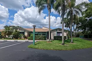 460 Lakeview Dr, Weston, FL 33326 - Photo 2