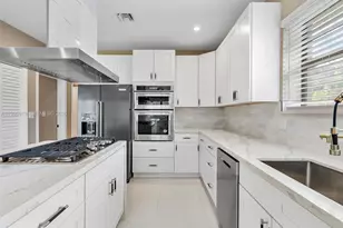 1500 Biarritz Dr, Miami Beach, FL 33141 - Photo 10