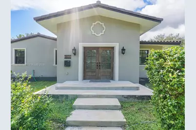 1500 Biarritz Dr, Miami Beach, FL 33141 - Photo 2