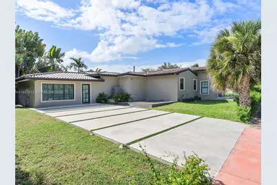 1500 Biarritz Dr, Miami Beach, FL 33141 - Photo 1