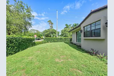 1500 Biarritz Dr, Miami Beach, FL 33141 - Photo 22