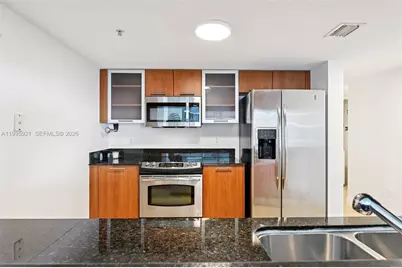 1800 N Bayshore Dr #2811, Miami, FL 33132 - Photo 6