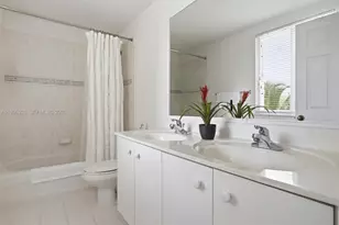 1326 Canary Island Dr, Weston, FL 33327 - Photo 36