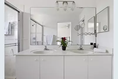 1326 Canary Island Dr, Weston, FL 33327 - Photo 32