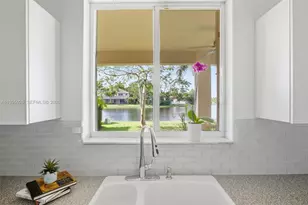 1326 Canary Island Dr, Weston, FL 33327 - Photo 22