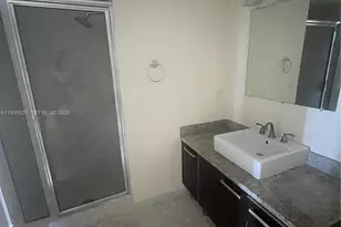 185 SW 7th St, Miami, FL 33130 - Photo 10
