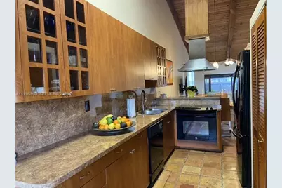 10361 Juniper Ct #10361, Pembroke Pines, FL 33026 - Photo 6