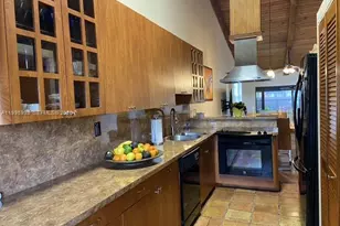 10361 Juniper Ct, Pembroke Pines, FL 33026 - Photo 6