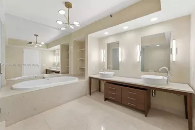 450 Alton Rd #910, Miami Beach, FL 33139 - Photo 12