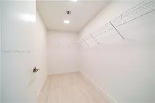 77 SE 5th St, Miami, FL 33131 - Photo 66
