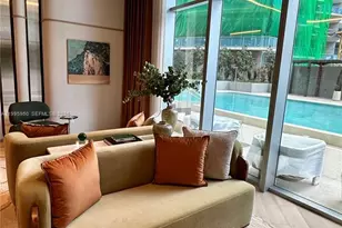 77 SE 5th St, Miami, FL 33131 - Photo 14