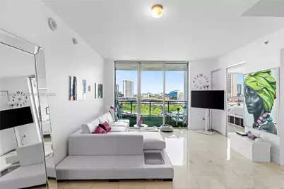 90 SW 3rd St #1209, Miami, FL 33130 - Photo 1