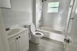 568 SW 3rd St, Miami, FL 33130 - Photo 6