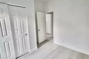 568 SW 3rd St, Miami, FL 33130 - Photo 10