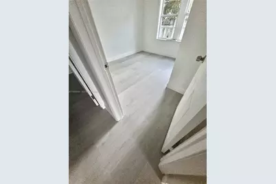 568 SW 3rd St #Left 566, Miami, FL 33130 - Photo 8