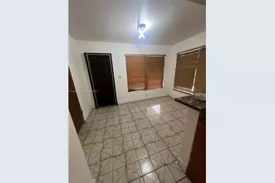 341 Aladdin St, Opa Locka, FL 33054 - Photo 4