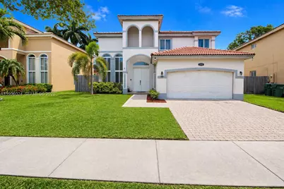 1910 SE 14th Cir, Homestead, FL 33035 - Photo 2