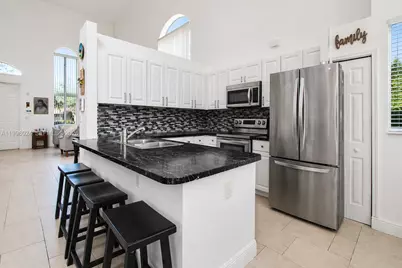 1910 SE 14th Cir, Homestead, FL 33035 - Photo 12