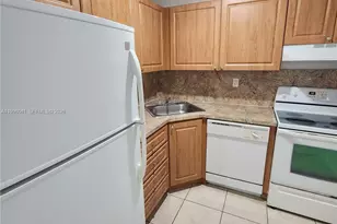 10820 SW 200th Dr, Cutler Bay, FL 33157 - Photo 2