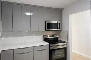 8550 SW 109th Ave, Miami, FL 33173 - Photo 2