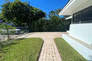 1101 Bay Dr, Miami Beach, FL 33141 - Photo 10