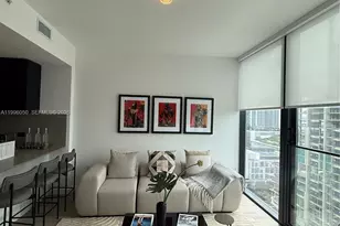 20 NE 11th St, Miami, FL 33132 - Photo 4