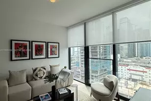 20 NE 11th St, Miami, FL 33132 - Photo 2