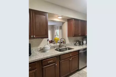 7008 NW 95th Ter, Tamarac, FL 33321 - Photo 10