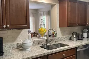 7008 NW 95th Terrace, Tamarac, FL 33321 - Photo 10