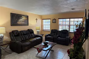 9085 Grand Canal Dr, Miami, FL 33174 - Photo 2