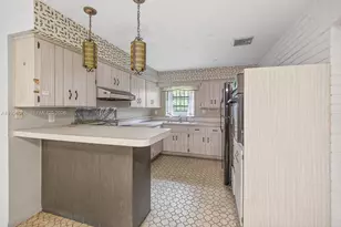 985 NE 84th St, Miami, FL 33138 - Photo 16