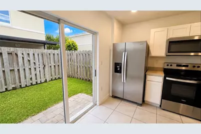 496 NE 5th St, Florida City, FL 33034 - Photo 4