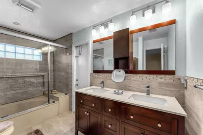 11018 SW 147th Pl, Miami, FL 33196 - Photo 16