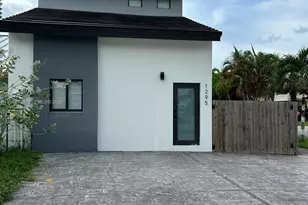 1295 SE 9th Pl, Homestead, FL 33035 - Photo 1