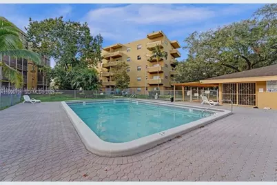 4111 Stirling Rd #504, Dania Beach, FL 33314 - Photo 4