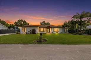 10625 SW 79th Pl, Miami, FL 33156 - Photo 1