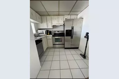 496 NW 165th St Rd #D-611, Miami, FL 33169 - Photo 4